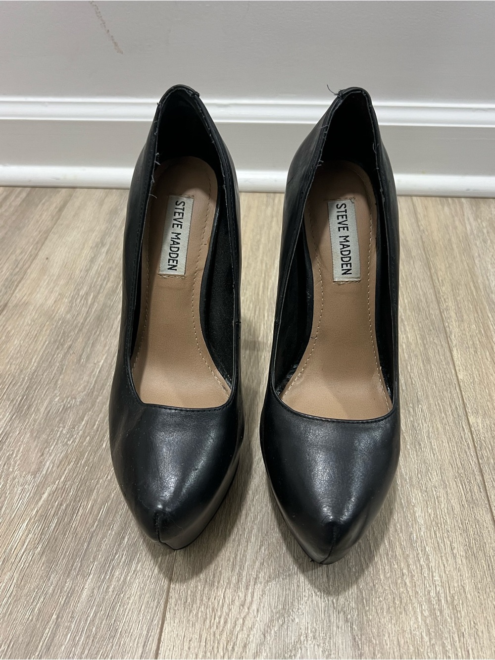 Steve Madden Delerius Black Leather Pumps 8